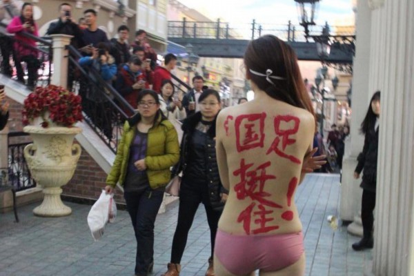 武汉茶楼风情：大爷们的悠闲时光掠影